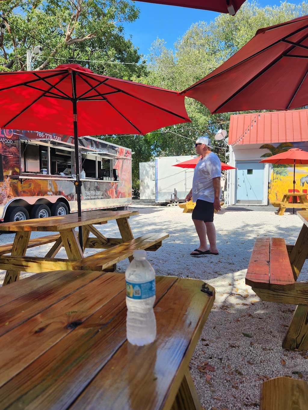 Buffalo steakhouse & seafood | restaurant | 103360 Overseas Hwy, Key Largo, FL 33037, USA | 7867785581 OR +1 786-778-5581