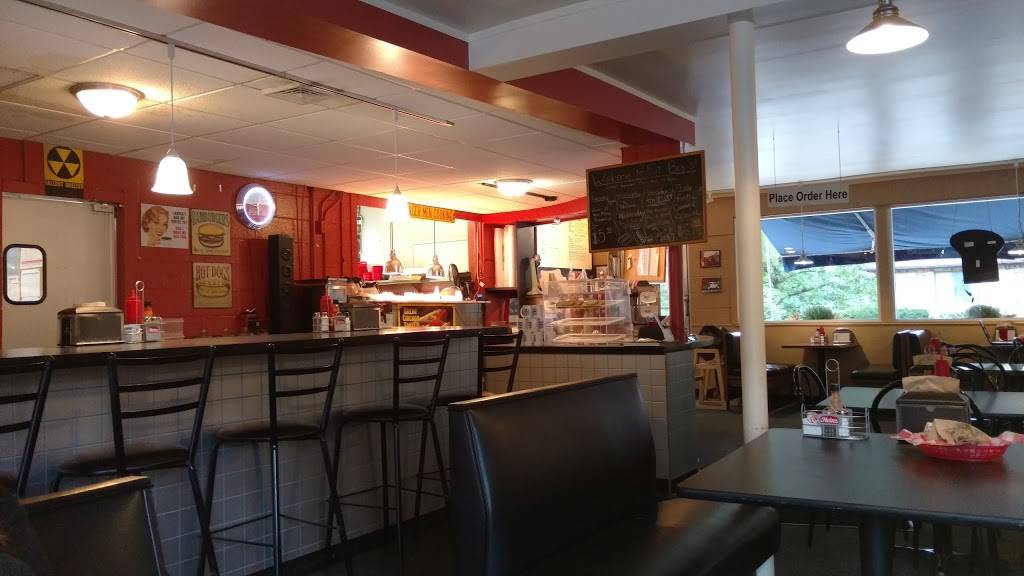 Fat Boy Burgers | restaurant | 2450 Plainfield Ave NE, Grand Rapids, MI 49505, USA | 6164472200 OR +1 616-447-2200