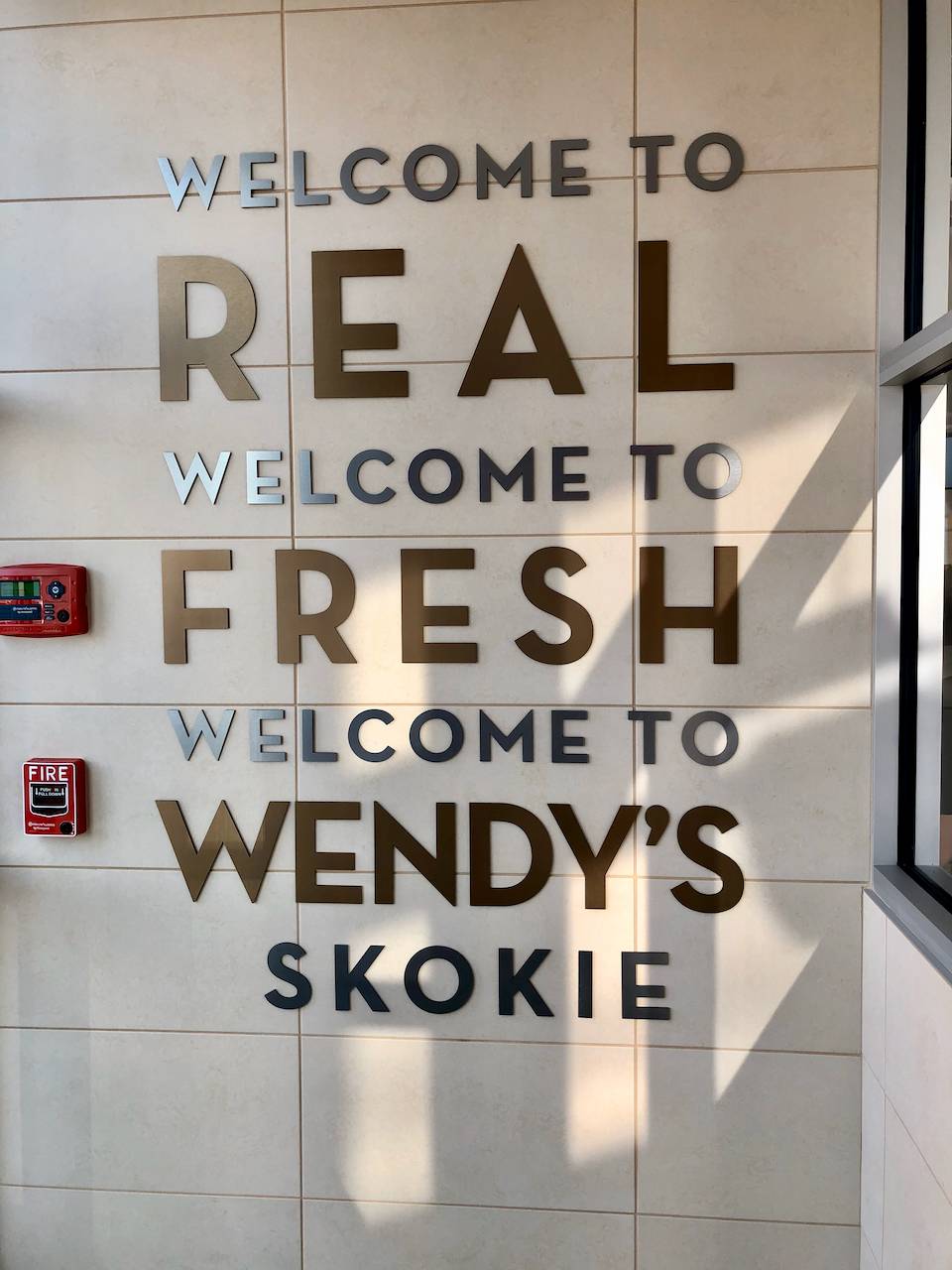 Wendys | restaurant | 9319 Skokie Blvd, Skokie, IL 60077, USA | 2249980680 OR +1 224-998-0680