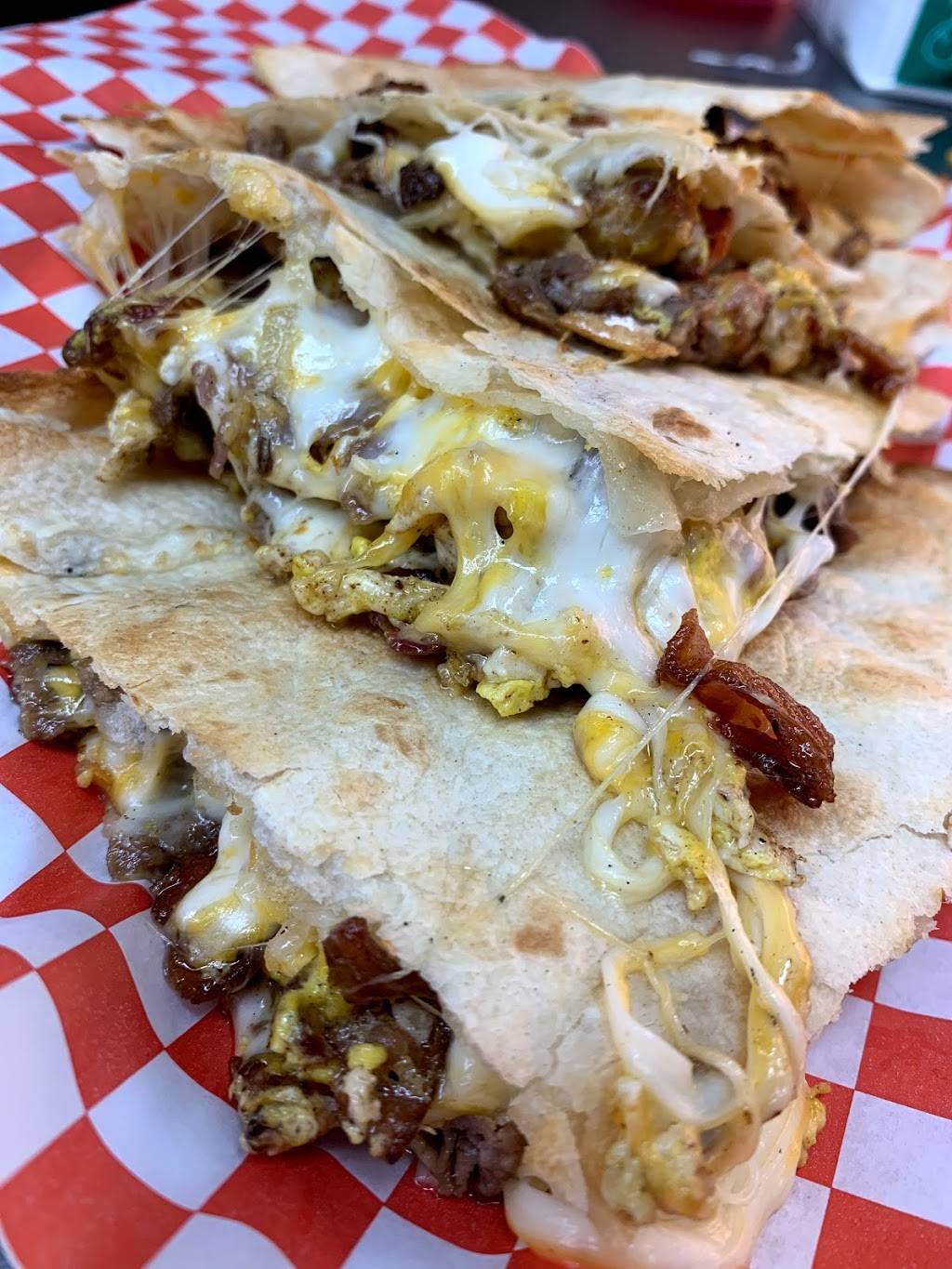 Muncheez | restaurant | 16067 Vanowen St, Van Nuys, CA 91406, USA | 3233666363 OR +1 323-366-6363