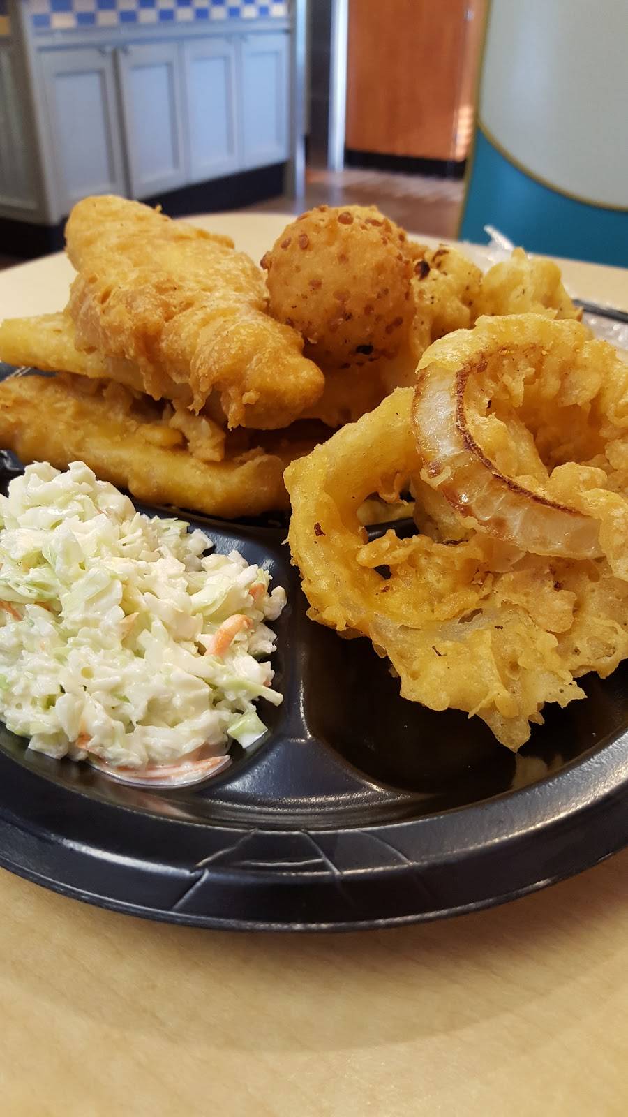 Long John Silvers | restaurant | 924 W Pike St, Goshen, IN 46526, USA | 5745336466 OR +1 574-533-6466