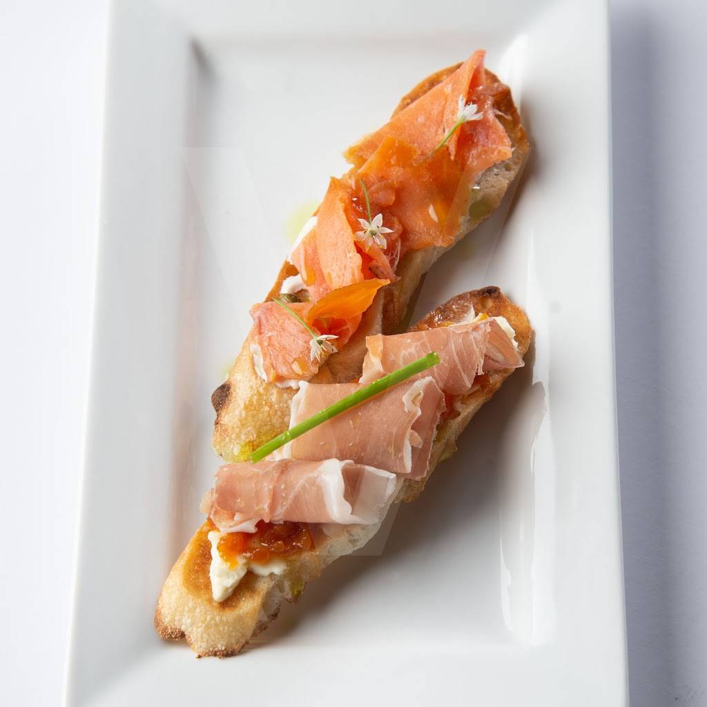 The Grateful Crow | restaurant | 420 N Main St, Chelsea, MI 48118, USA | 7345622903 OR +1 734-562-2903