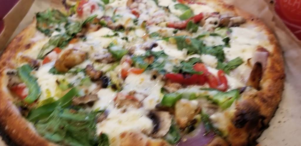 Blaze Pizza | restaurant | 2031 N Squirrel Rd, Auburn Hills, MI 48326, USA | 2482373377 OR +1 248-237-3377