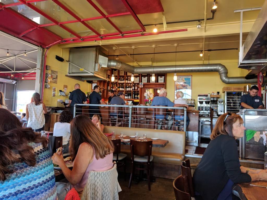 Le Garage | restaurant | 85 Liberty Ship Way #109, Sausalito, CA 94965, USA | 4153325625 OR +1 415-332-5625