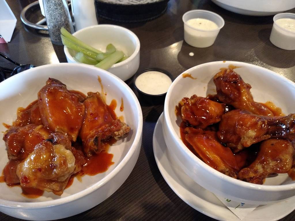 Buffalo Wings & Rings | restaurant | 3845 Village Ln, Lincoln, NE 68516, USA | 4022619464 OR +1 402-261-9464