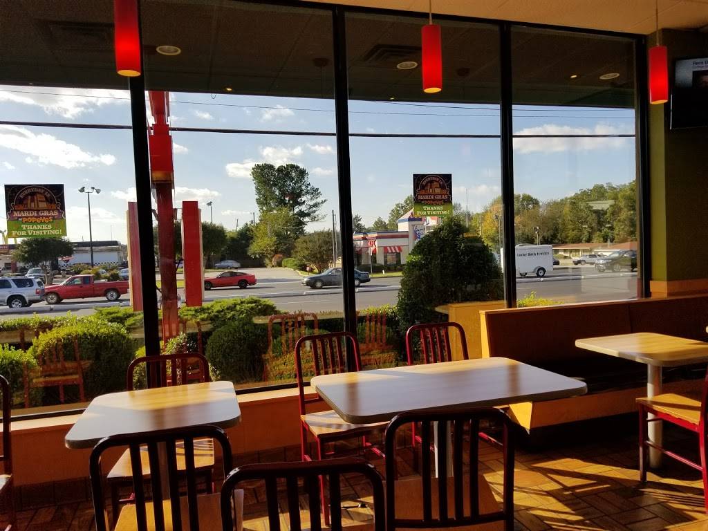Popeyes Louisiana Kitchen | restaurant | 3820 University Dr NW, Huntsville, AL 35816, USA | 2568371210 OR +1 256-837-1210