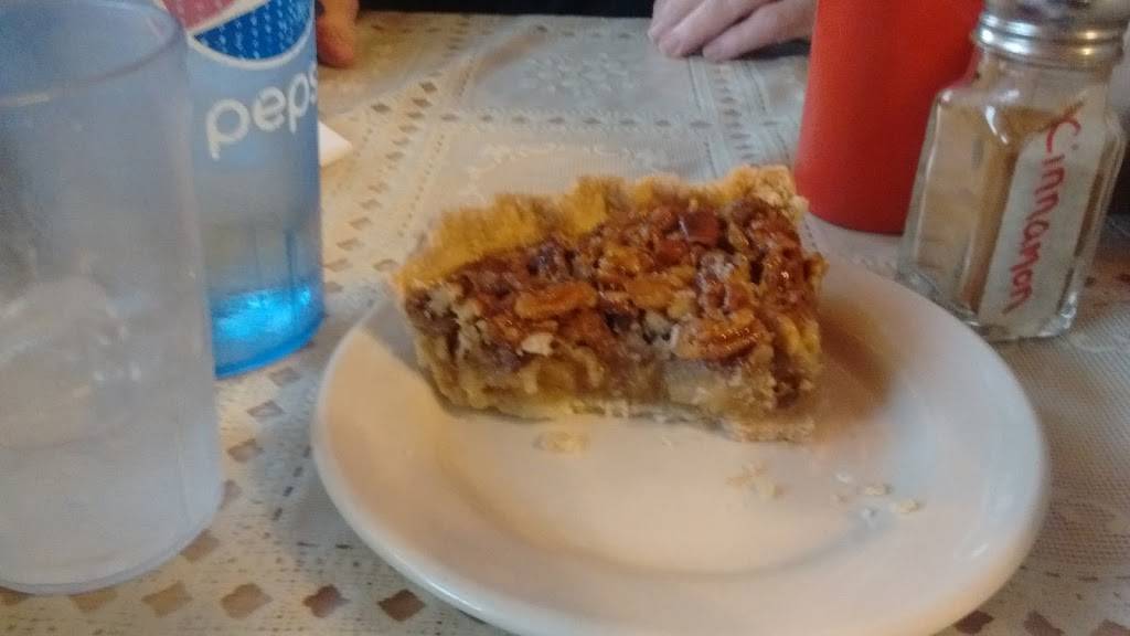 Cravins | restaurant | 389 S Meridian Rd, Hudson, MI 49247, USA | 5174482637 OR +1 517-448-2637