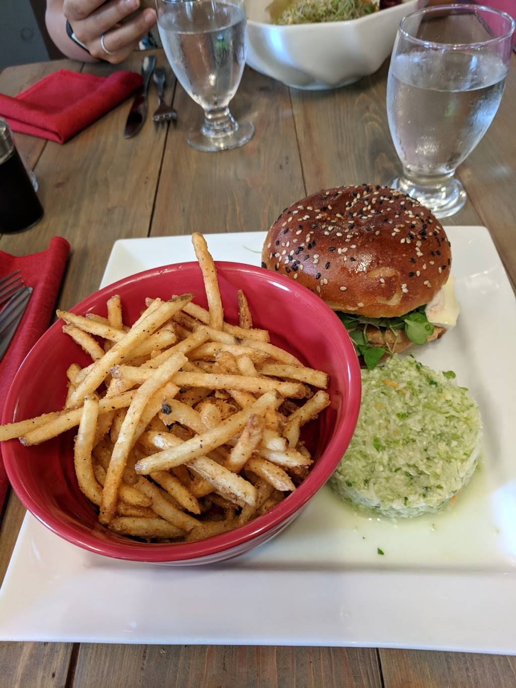 Bistro Chez Ti-Bi inc. | restaurant | 12 Place de lÉglise, Cap-Santé, QC G0A 1L0, Canada | 4182856943 OR +1 418-285-6943