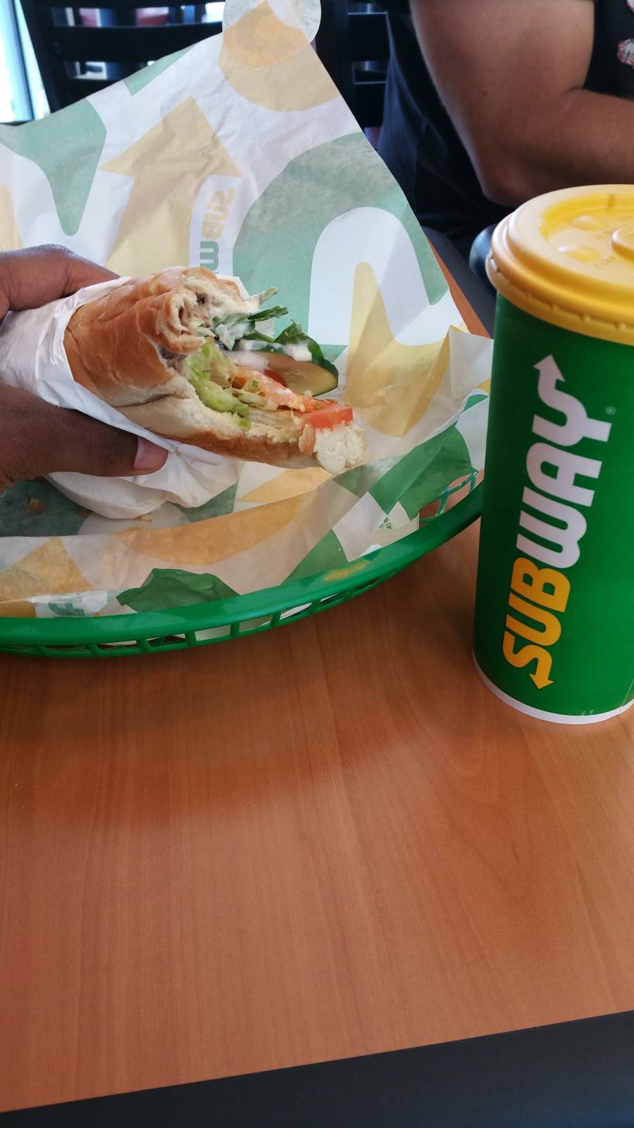 Subway | meal takeaway | 2412 196th St SW, Lynnwood, WA 98036, USA | 4256407171 OR +1 425-640-7171