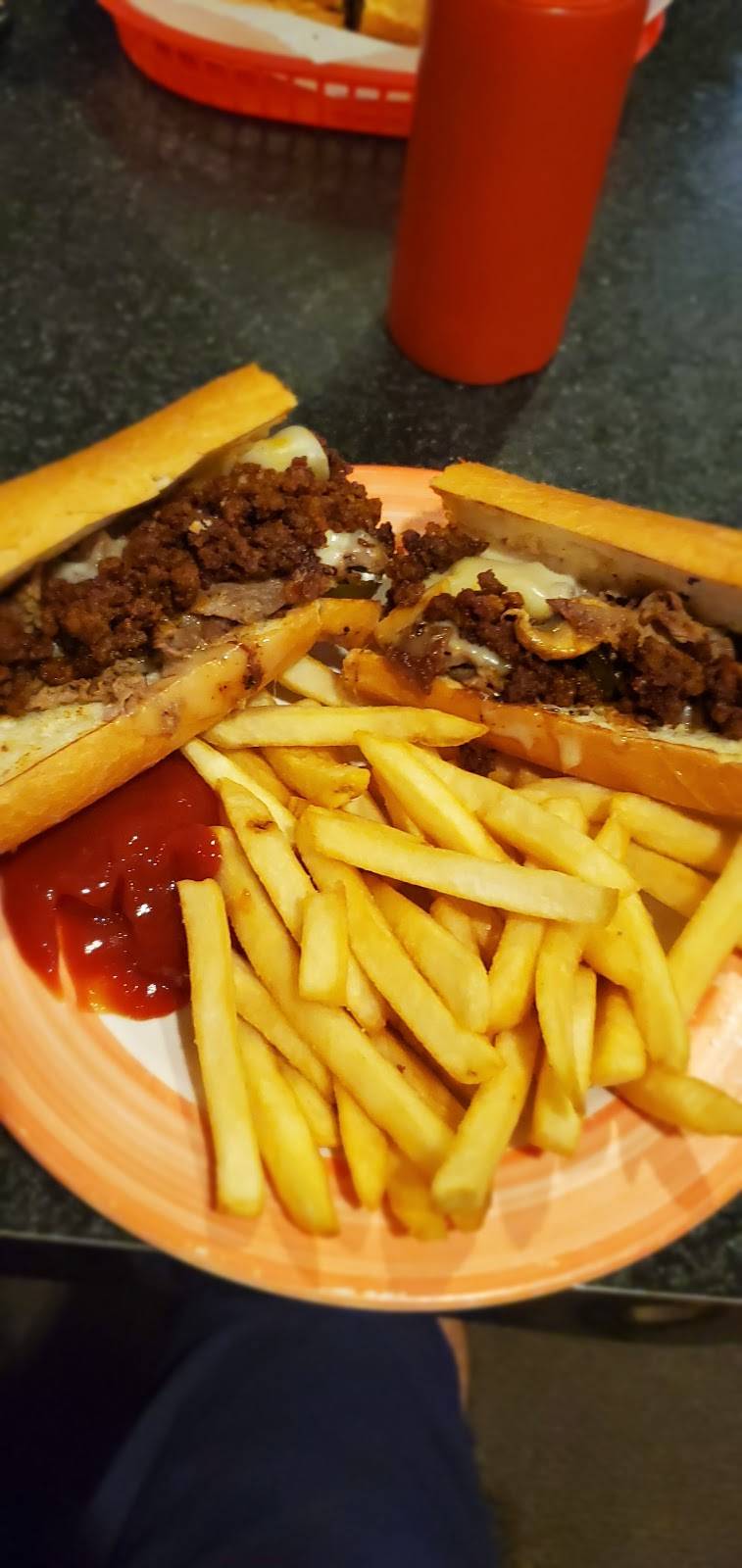 Vernon Street Grill and Deli | restaurant | 211 Vernon St, Roseville, CA 95678, USA | 9167890145 OR +1 916-789-0145