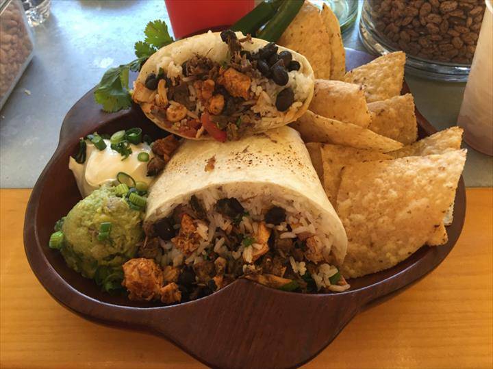 Mickeys Massive Burritos | restaurant | 620 1st St, Lasalle, IL 61301, USA | 8152201599 OR +1 815-220-1599
