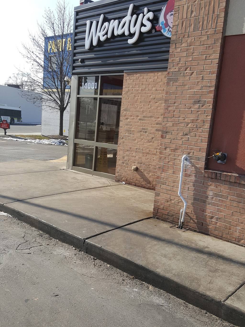 Wendys | restaurant | 14001 Livernois, Detroit, MI 48238, USA | 3139356271 OR +1 313-935-6271