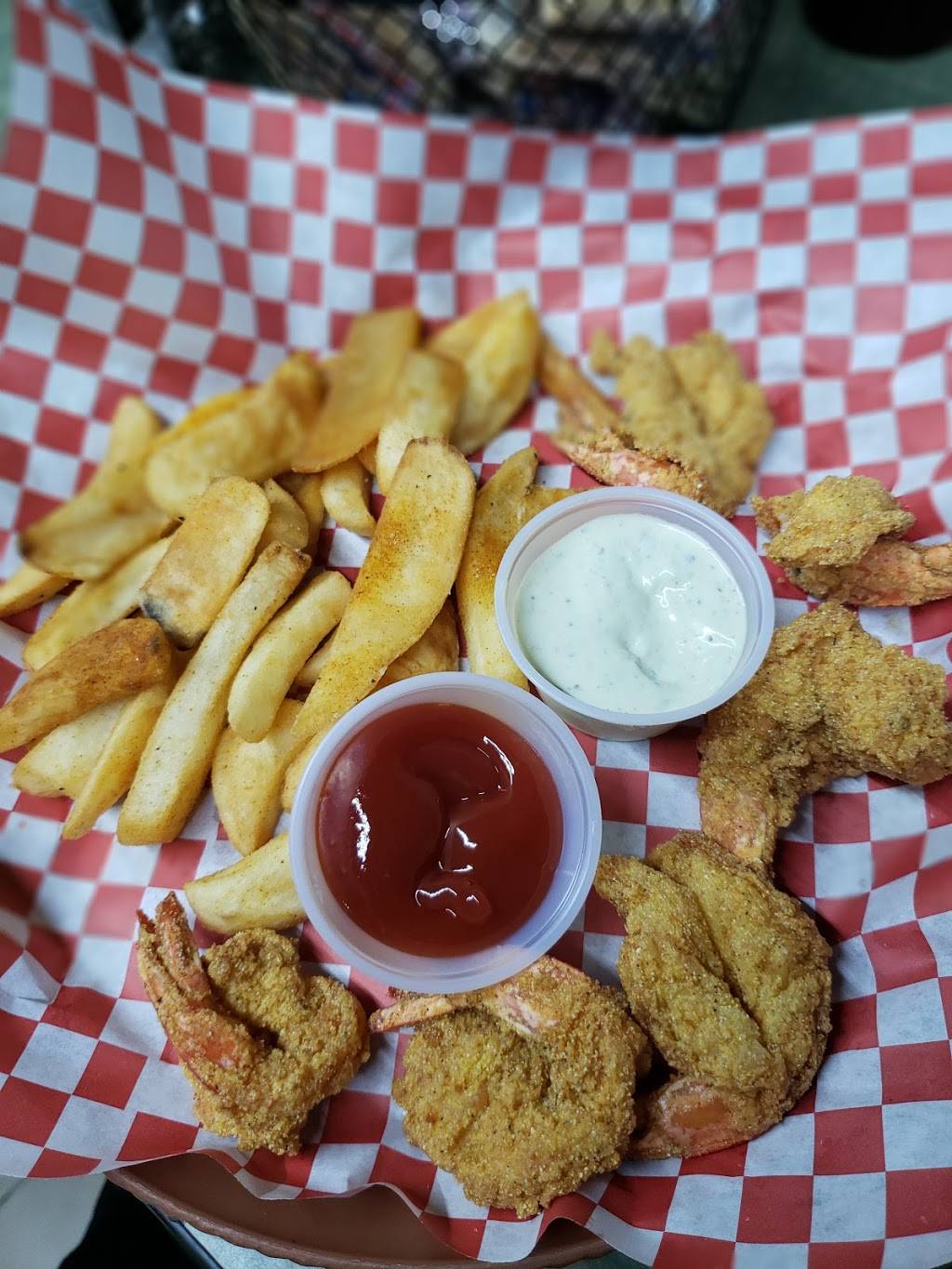 Fish and Tails Oyster Bar | restaurant | 807 S Central Expy, Richardson, TX 75080, USA | 9727739122 OR +1 972-773-9122