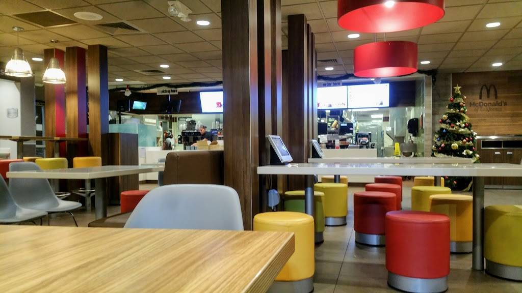 McDonalds | cafe | 12919 Victory Blvd, North Hollywood, CA 91605, USA | 8182852530 OR +1 818-285-2530