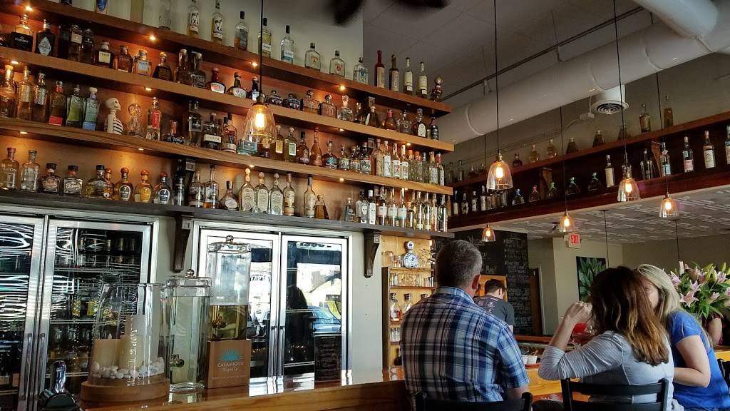 Mixteca | restaurant | 1390 S Eastwood Dr # B, Woodstock, IL 60098, USA | 8153348460 OR +1 815-334-8460