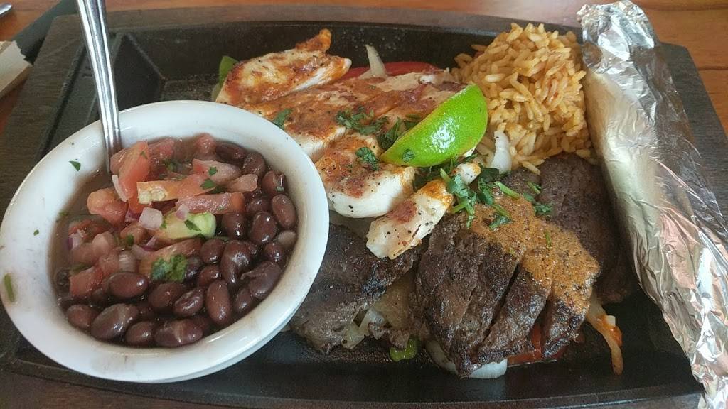 Chilis Grill & Bar | meal takeaway | 19071 Golden Valley Rd, Santa Clarita, CA 91387, USA | 6612992588 OR +1 661-299-2588