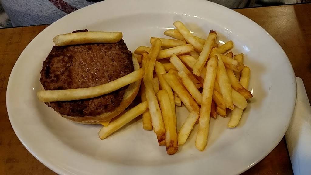 Eatn Park | restaurant | 111 W Byers Ave, New Stanton, PA 15672, USA | 7249251060 OR +1 724-925-1060