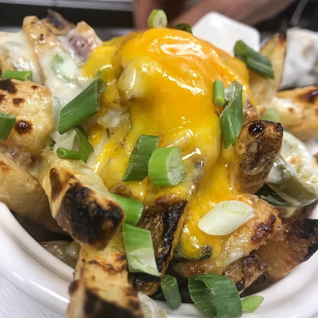 Garden Social Beer Garden & Kitchen | restaurant | 1964 Hempstead Turnpike, East Meadow, NY 11554, USA | 5167505338 OR +1 516-750-5338