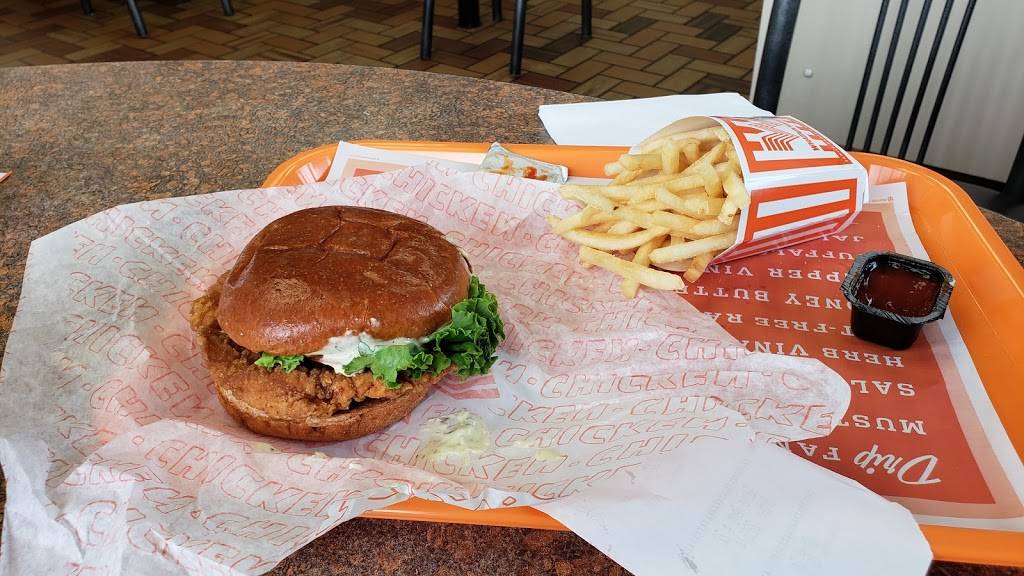 Whataburger | restaurant | 3210 E Martin Luther King Jr Blvd, Austin, TX 78721, USA | 5124745970 OR +1 512-474-5970