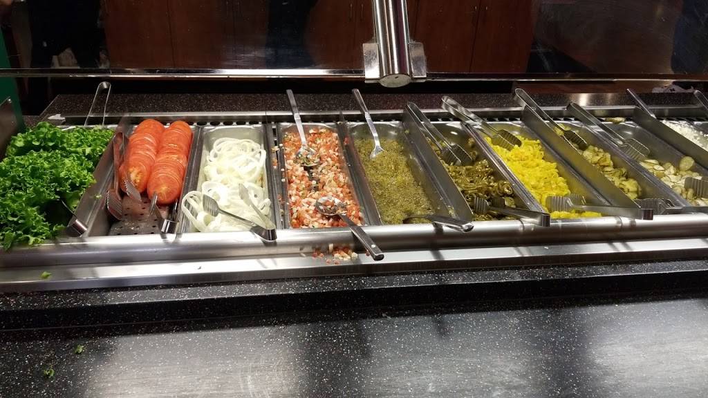 Fuddruckers | restaurant | 1565 E Lincoln Way, Sparks, NV 89434, USA | 7756576600 OR +1 775-657-6600