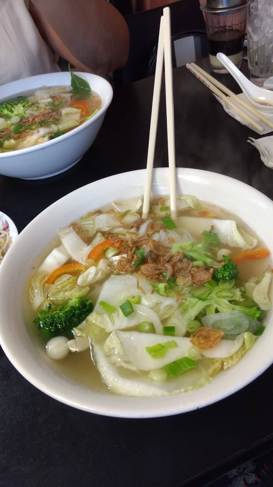 Pho Saigon | restaurant | 1275 Iranistan Ave, Bridgeport, CT 06605, USA | 2033348812 OR +1 203-334-8812