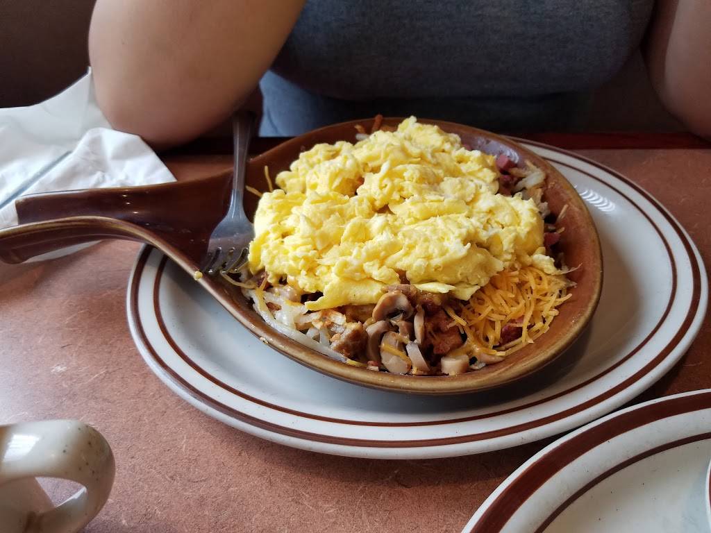 Nicks Kozy Nook | restaurant | 1200 N Division St # 1, Harvard, IL 60033, USA | 8159437643 OR +1 815-943-7643