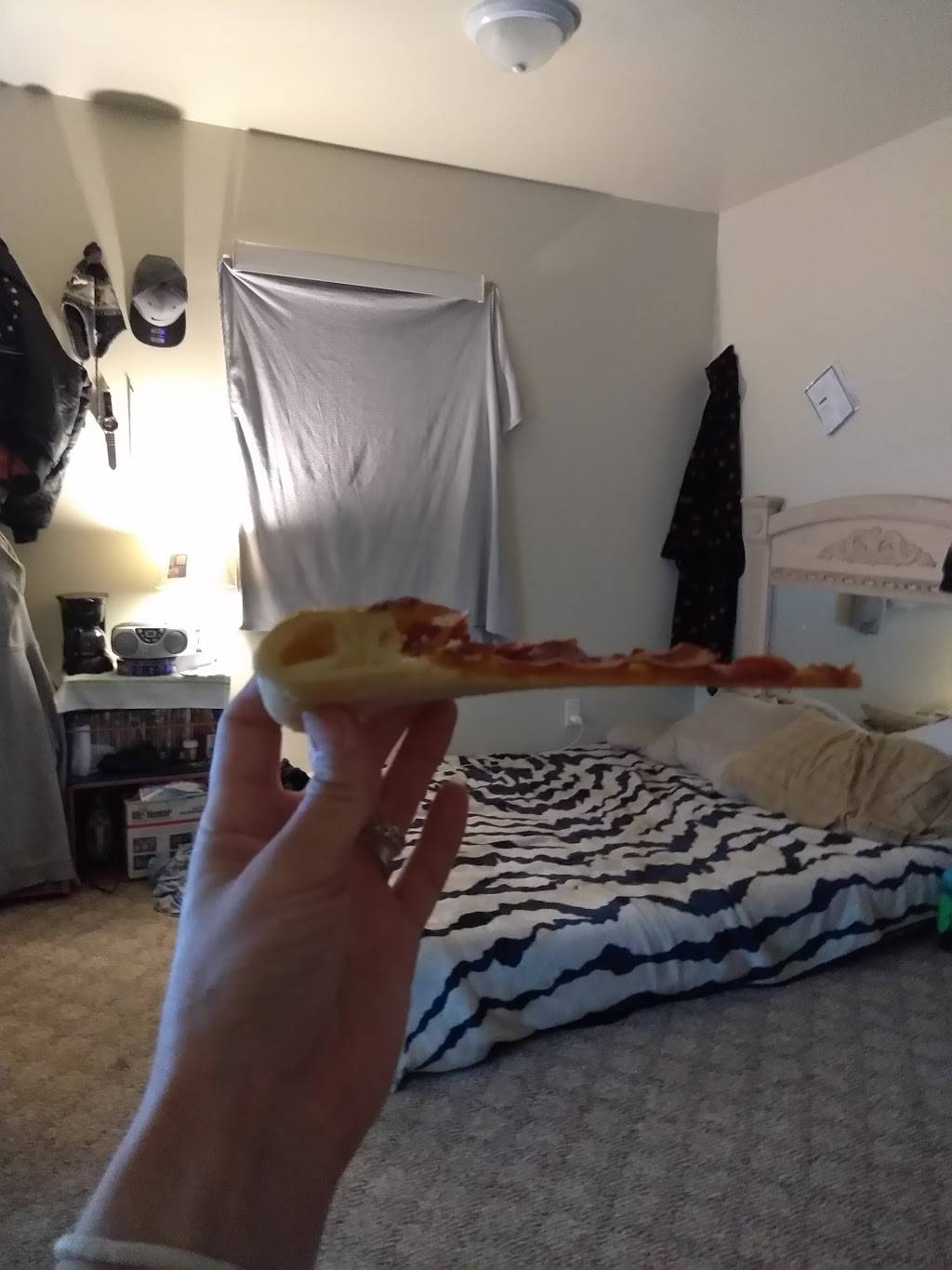 Pizza Hut | restaurant | 611 E Imperial Hwy, Los Angeles, CA 90059, USA | 3238209629 OR +1 323-820-9629