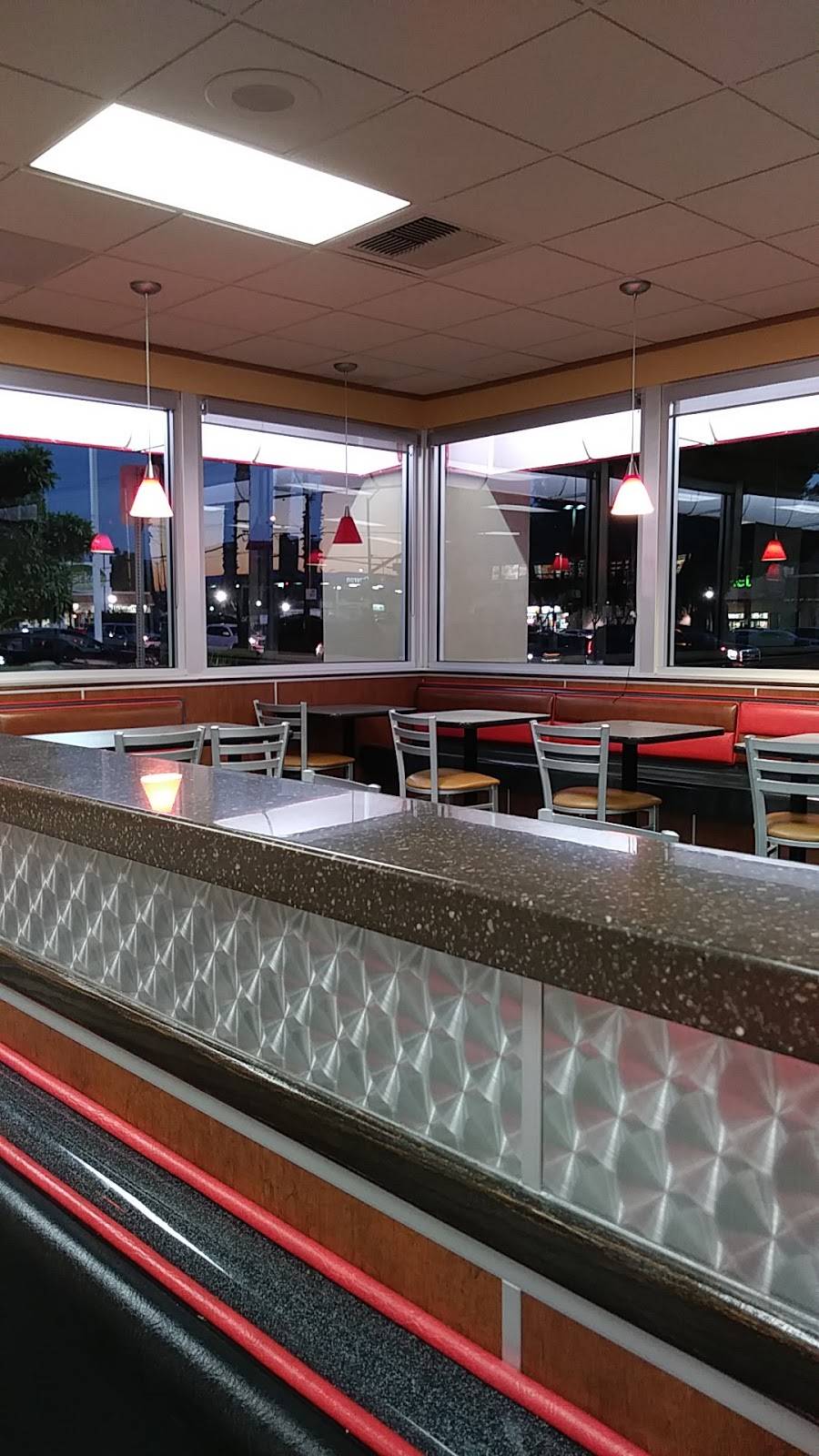 Carls Jr. | meal takeaway | 100 E Stetson Ave, Hemet, CA 92543, USA | 9517665015 OR +1 951-766-5015