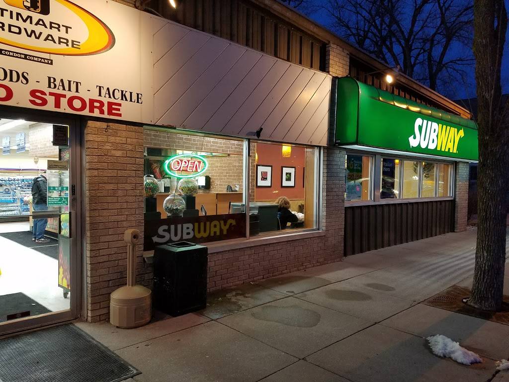 Subway | restaurant | 163 E Main St, Omro, WI 54963, USA | 9206855500 OR +1 920-685-5500