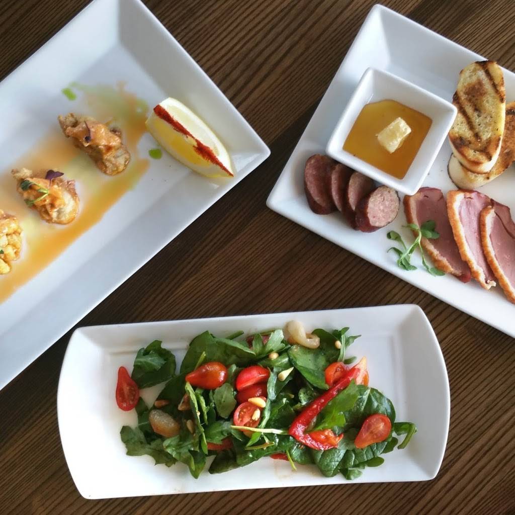 Sandpipers Restaurant and Meeting Space | restaurant | 8 Stage Neck Rd, York Harbor, ME 03911, USA | 2073633850 OR +1 207-363-3850