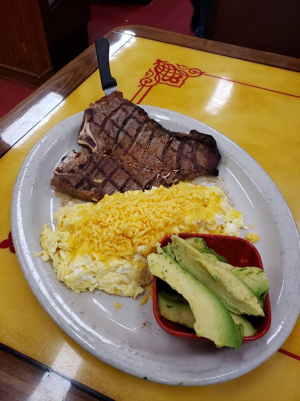 Taqueria Vallarta | restaurant | 215 S Sunset Strip St, Kenedy, TX 78119, USA | 8305832600 OR +1 830-583-2600