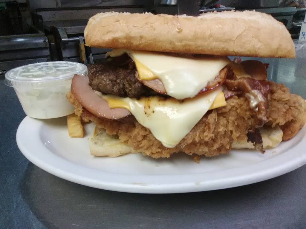 Cranks Bar & Grill | restaurant | 102 S Chestnut St, Minonk, IL 61760, USA | 3094322643 OR +1 309-432-2643