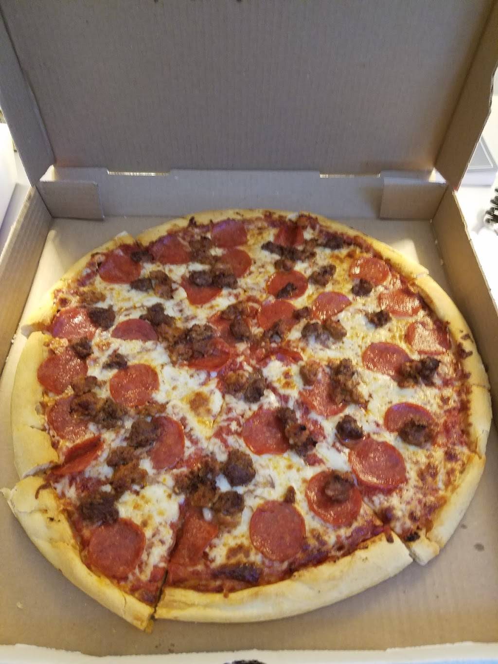 Christos Famous Pizza | restaurant | 20 Holden St, North Adams, MA 01247, USA | 4136623500 OR +1 413-662-3500