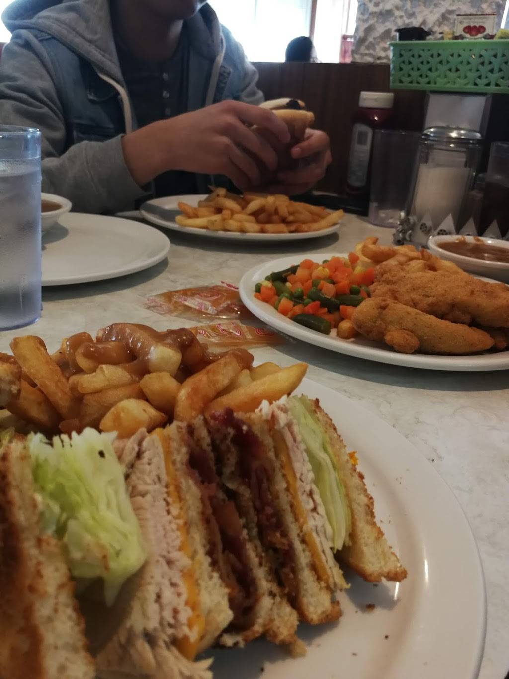 Del-Mar Restaurant | restaurant | 1677 Dundas St, London, ON N5W 3C6, Canada | 5194516120 OR +1 519-451-6120