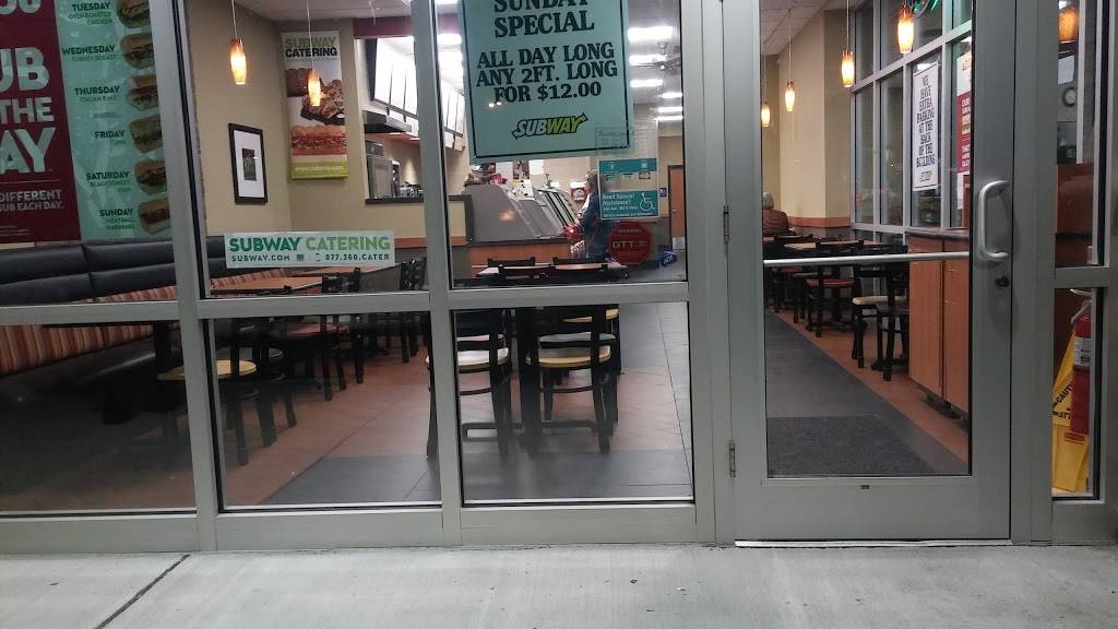 Subway Restaurants | restaurant | 5310 E Bay Dr #300, Clearwater, FL 33764, USA | 7275352974 OR +1 727-535-2974