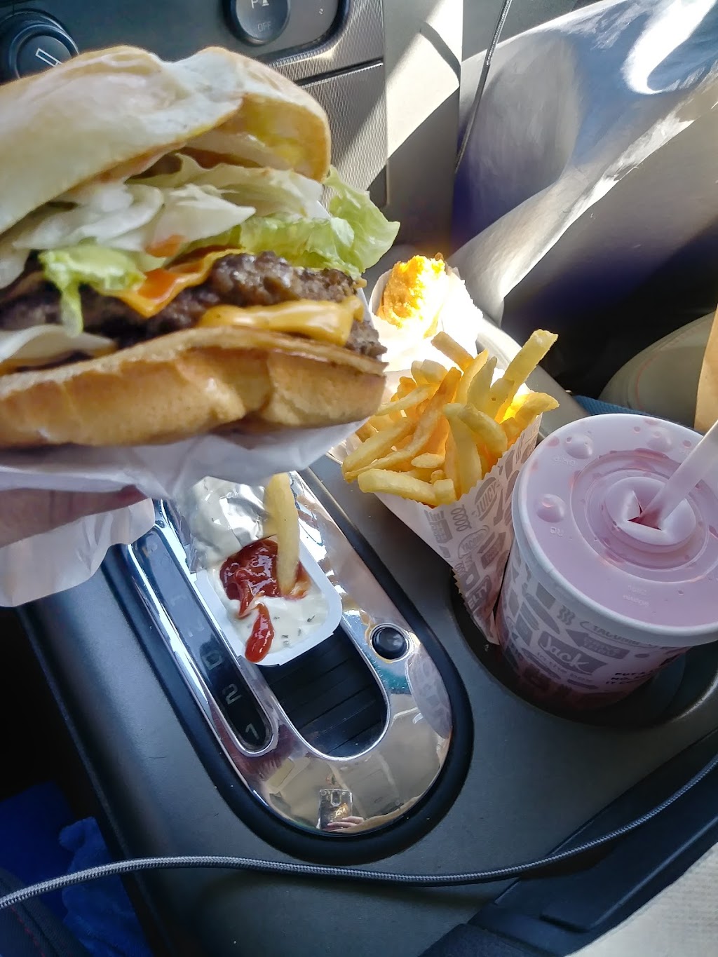 Jack in the Box | restaurant | 832 W Birch St, Calexico, CA 92231, USA | 7603576508 OR +1 760-357-6508