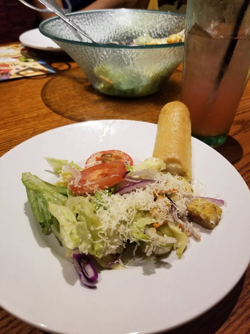 Olive Garden Italian Restaurant | meal takeaway | 7113 W Broad St, Richmond, VA 23294, USA | 8046726220 OR +1 804-672-6220