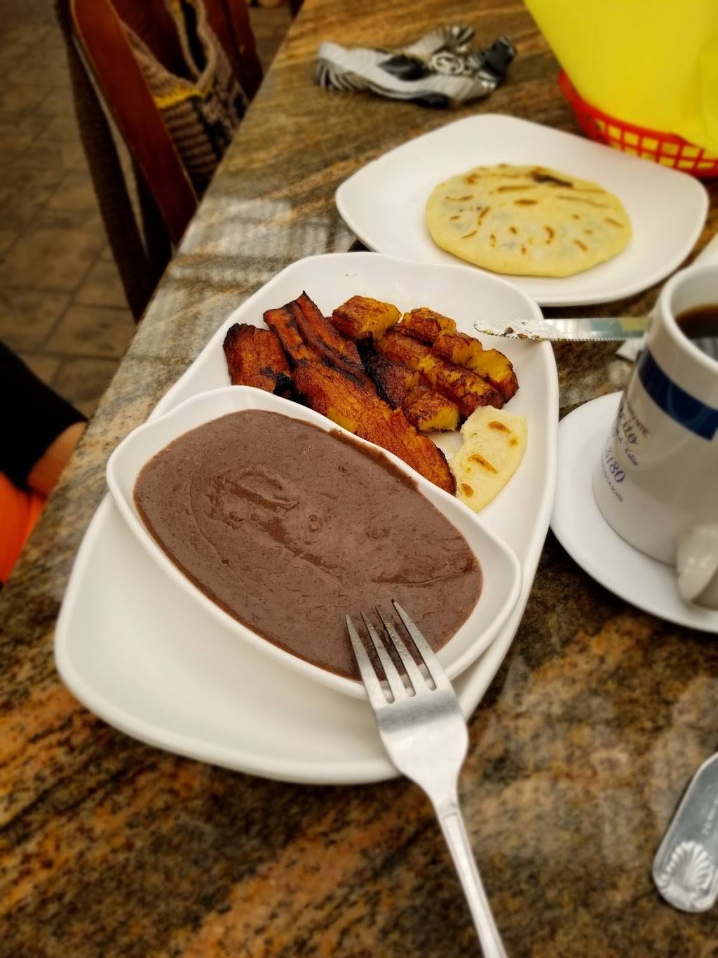 Pulgarcito Querido En El Valle | restaurant | 3302, 13864 Chase St, Panorama City, CA 91402, USA | 8188943180 OR +1 818-894-3180