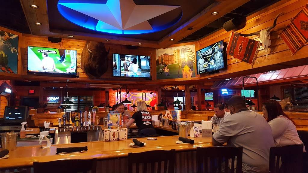 Texas Roadhouse | restaurant | 12 Mall Street, Springfield, MA 01128, USA | 4137828100 OR +1 413-782-8100