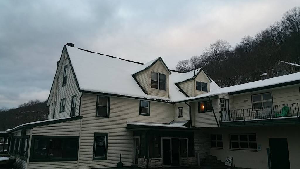 Breezy point inn | restaurant | 620 Jersey Ave, Greenwood Lake, NY 10925, USA | 8454778100 OR +1 845-477-8100