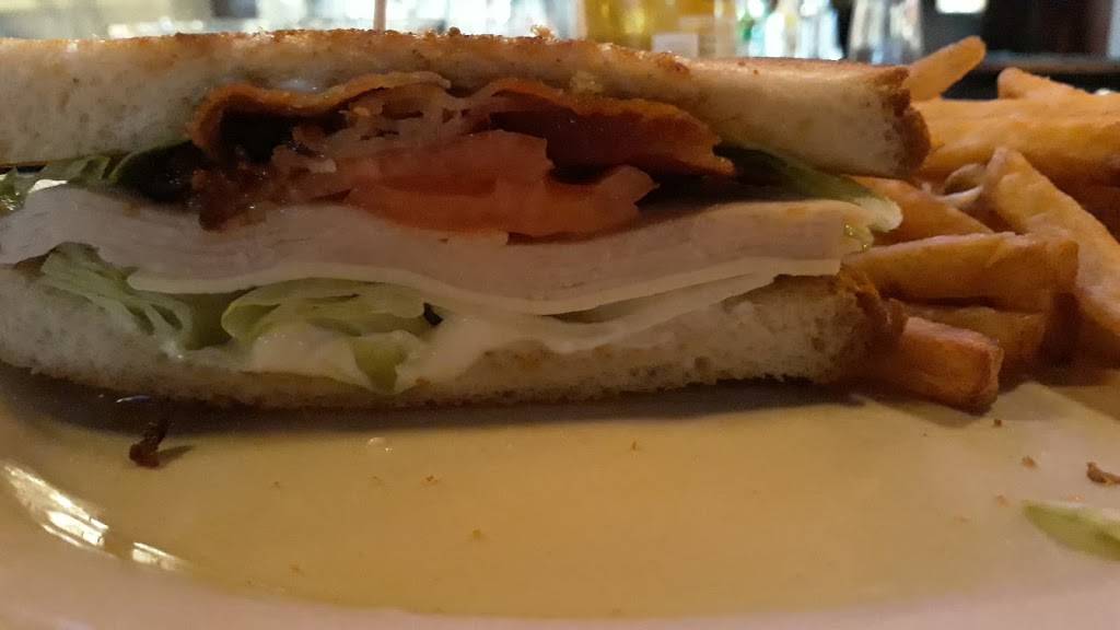 Overtime Bar & Grill | restaurant | 5201 N Beach St #111, Fort Worth, TX 76137, USA | 8172229949 OR +1 817-222-9949