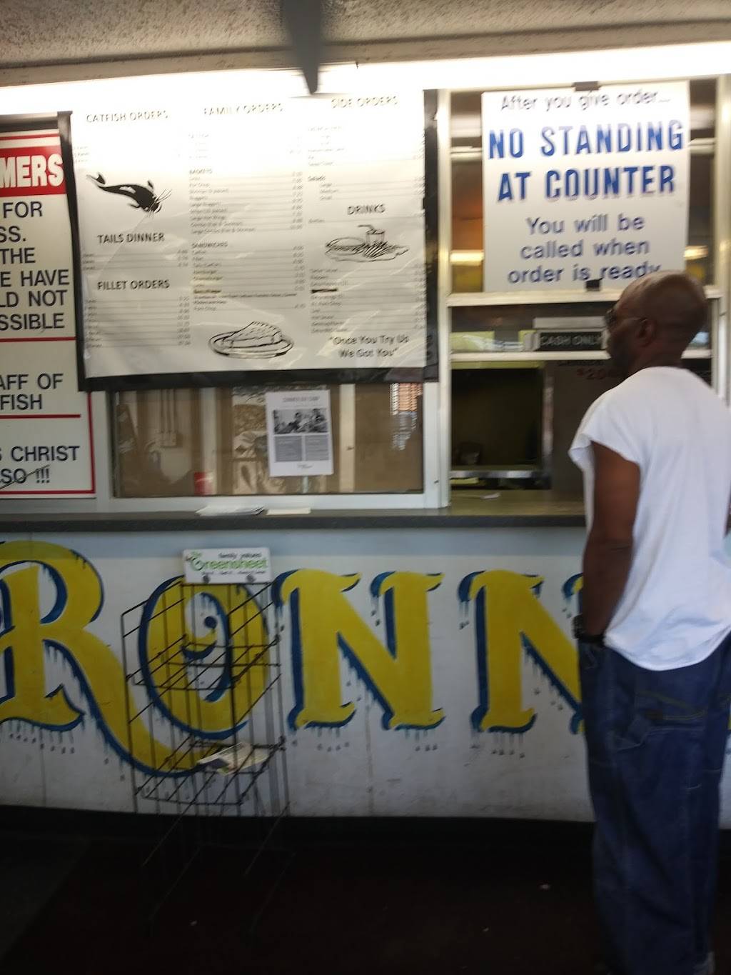 Ronnies Catfish & More | meal takeaway | 2538 S 2nd Ave, Dallas, TX 75210, USA | 2144211995 OR +1 214-421-1995