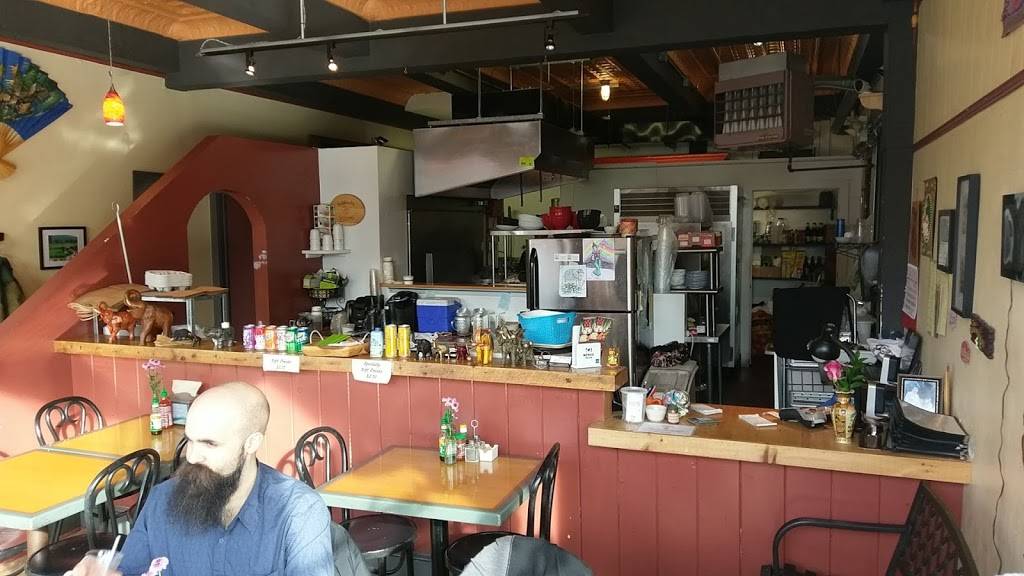 East West Cafe | restaurant | 2 N Winooski Ave #3738, Burlington, VT 05401, USA | 8025408145 OR +1 802-540-8145