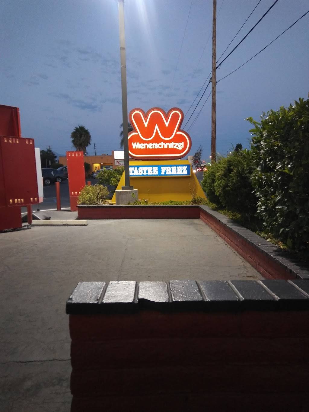 Wienerschnitzel | restaurant | 649 Arrow Hwy, Glendora, CA 91740, USA | 6263323179 OR +1 626-332-3179
