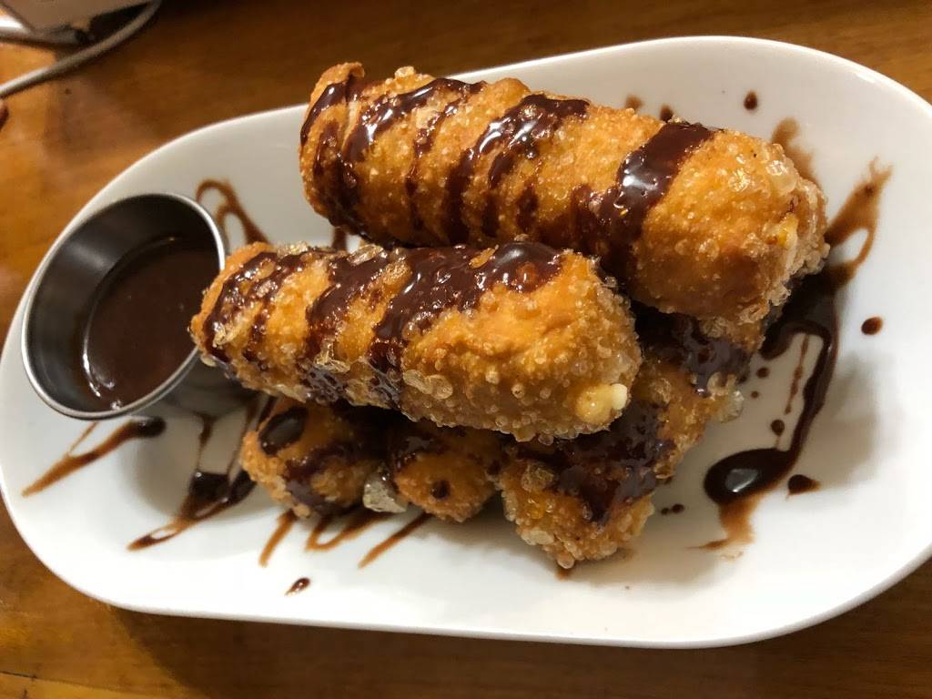 Rica Arepa Venezuelan Restaurant | cafe | 4253 W Armitage Ave, Chicago, IL 60639, USA | 7735433000 OR +1 773-543-3000