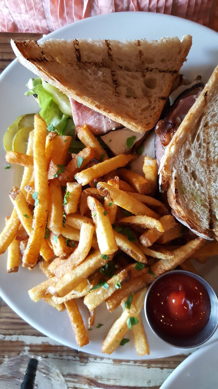 South Main Kitchen | restaurant | 9 S Main St, Alpharetta, GA 30009, USA | 6786914622 OR +1 678-691-4622