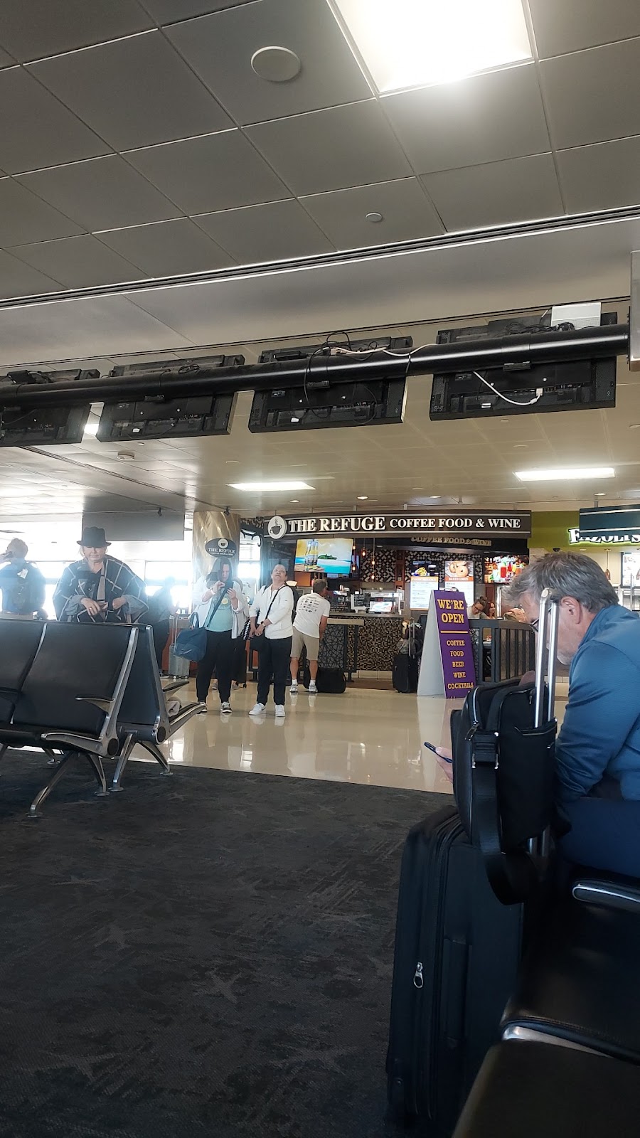 The Refuge Coffee, Food and Wine | cafe | Sky Harbor Airport, Terminal 4, 4000 Sky Hbr Blvd, Phoenix, AZ 85034, USA | 6022651725 OR +1 602-265-1725