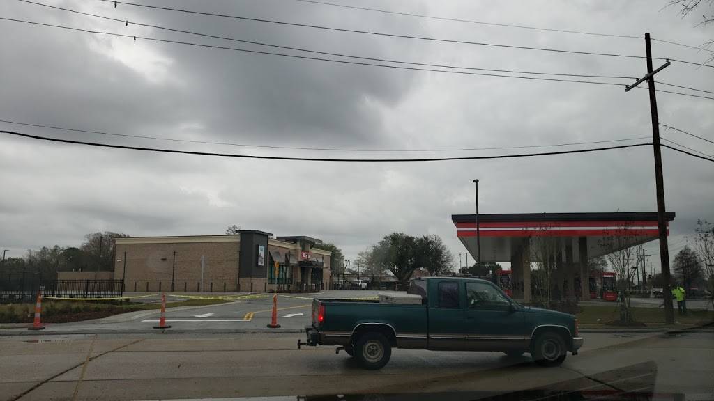 RaceTrac | bakery | 3500 General De Gaulle Dr, New Orleans, LA 70114, USA | 5043685889 OR +1 504-368-5889