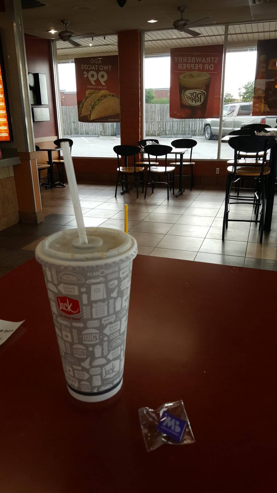 Jack in the Box | restaurant | 3907 Aldine Mail Rte Rd, Houston, TX 77039, USA | 2814422477 OR +1 281-442-2477