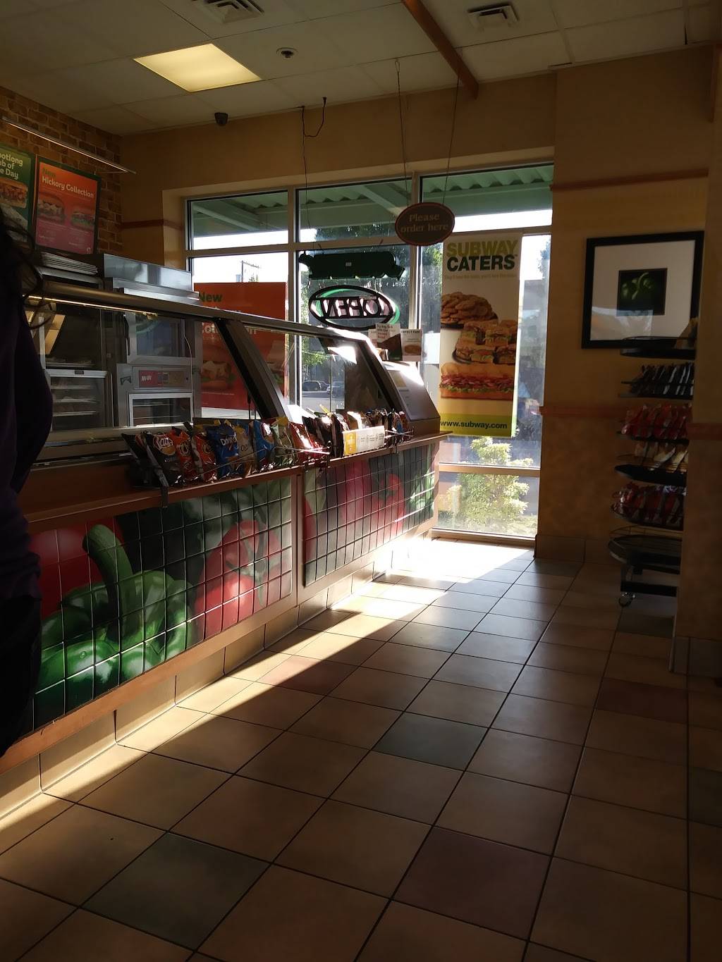 Subway | meal takeaway | 124 North Central #105, Kent, WA 98032, USA | 2538593830 OR +1 253-859-3830